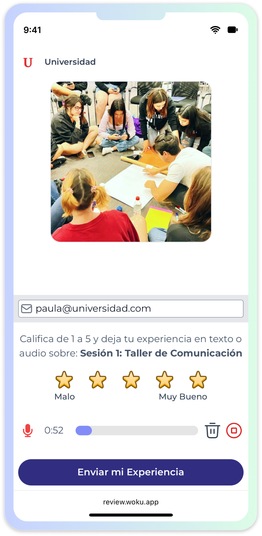 Interfaz de woku donde estudiantes evalúan con estrellas y audio un taller universitario.